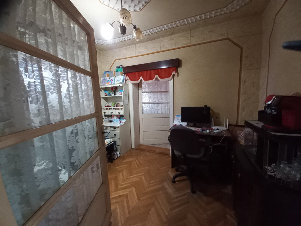 Casa individuala spatioasa cu 6 camere - Ghiroda 6, foxfort.ro