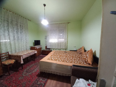 Casa individuala spatioasa cu 6 camere - Ghiroda imagine mica 8, foxfort.ro