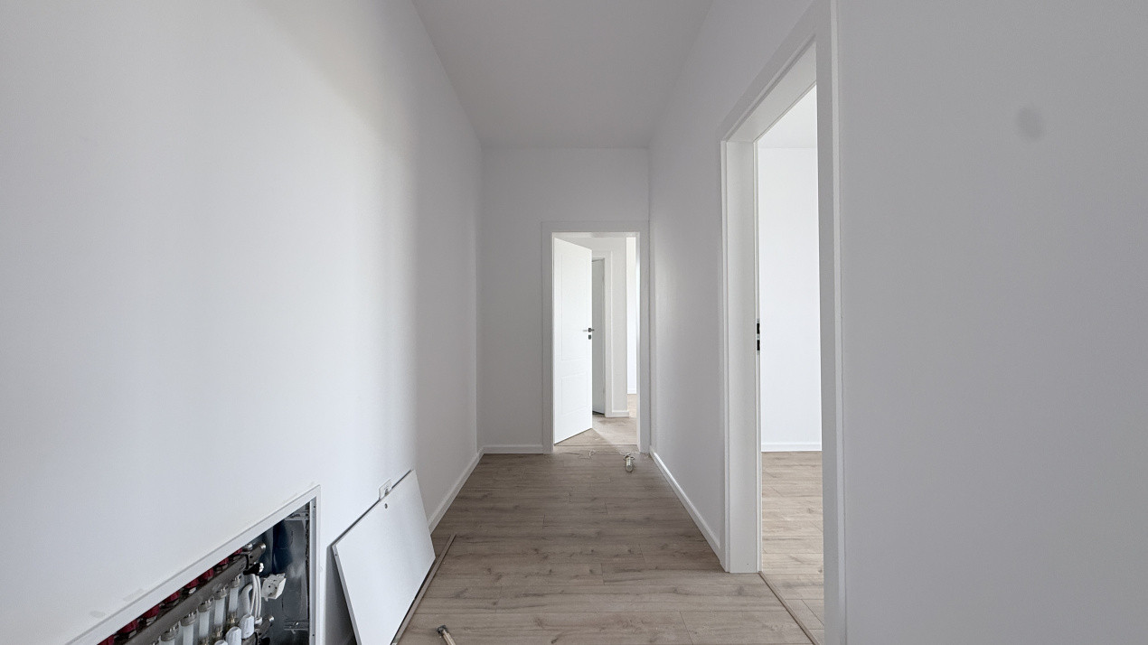 Comision 0% Apartament de vanzare, 3 camere + terasa de 15,62 mp Mosnita 13, foxfort.ro