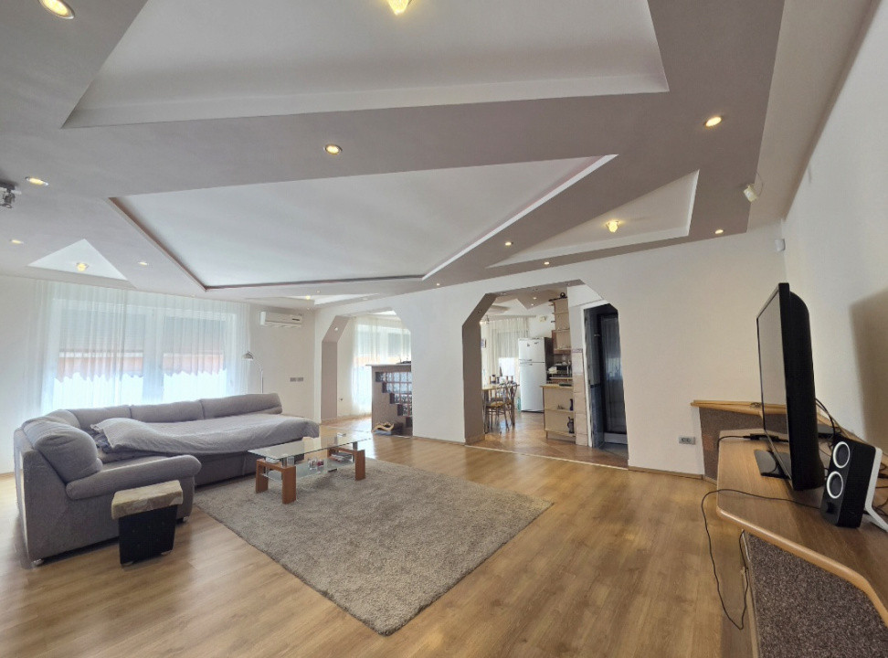 COMISION 0% - Casa individuala de vanzare | Zona Parneava | 391 mp 3, foxfort.ro