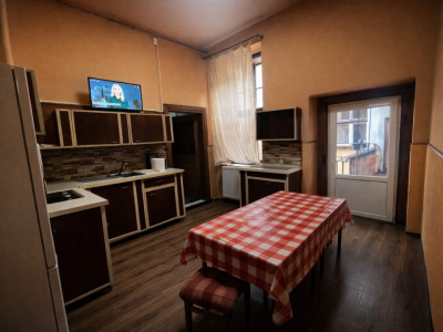 Apartament 3 camere, semidecomandat, etajul 1, Ultracentral-Arad imagine mica 5, foxfort.ro