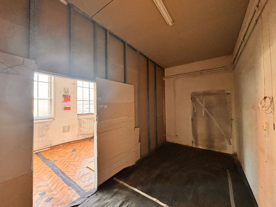 Spatiu industrial de 216 mp cu predare imediata - Gara de Nord 8, foxfort.ro