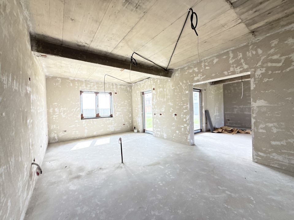 Casa cu 4 camere, interior la gri si exterior la rosu in Sacalaz 6, foxfort.ro