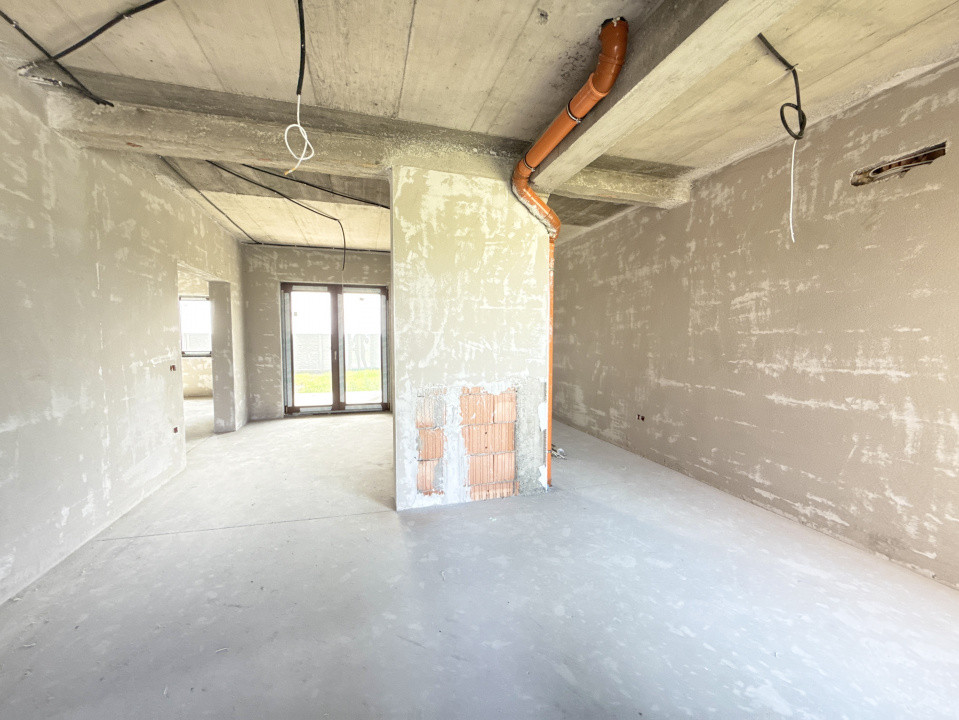 Casa cu 4 camere, interior la gri si exterior la rosu in Sacalaz 9, foxfort.ro