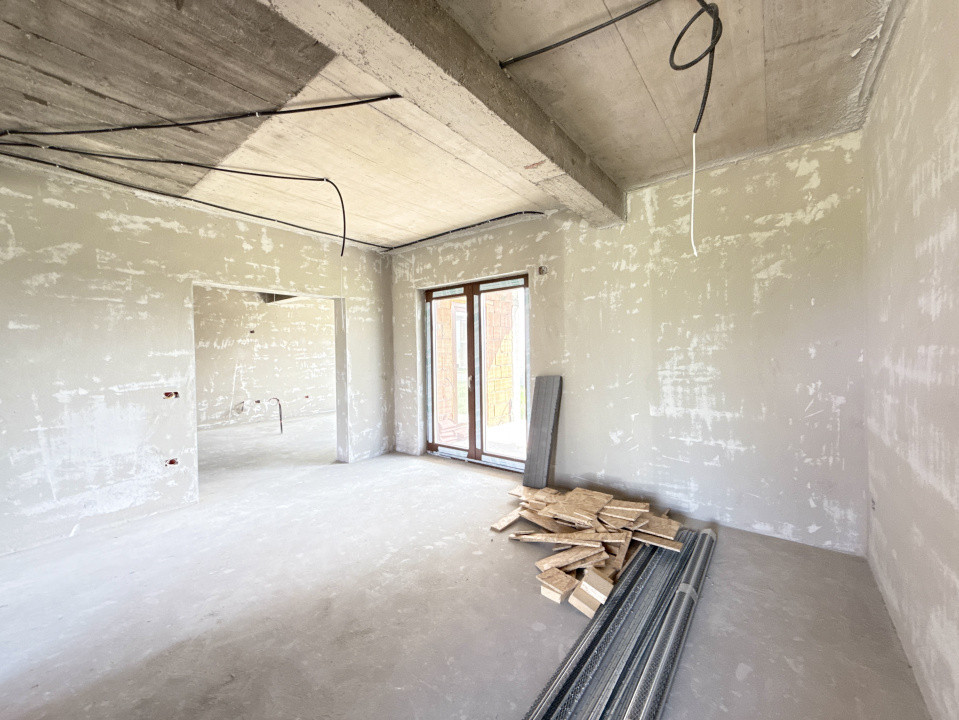 Casa cu 4 camere, interior la gri si exterior la rosu in Sacalaz 14, foxfort.ro