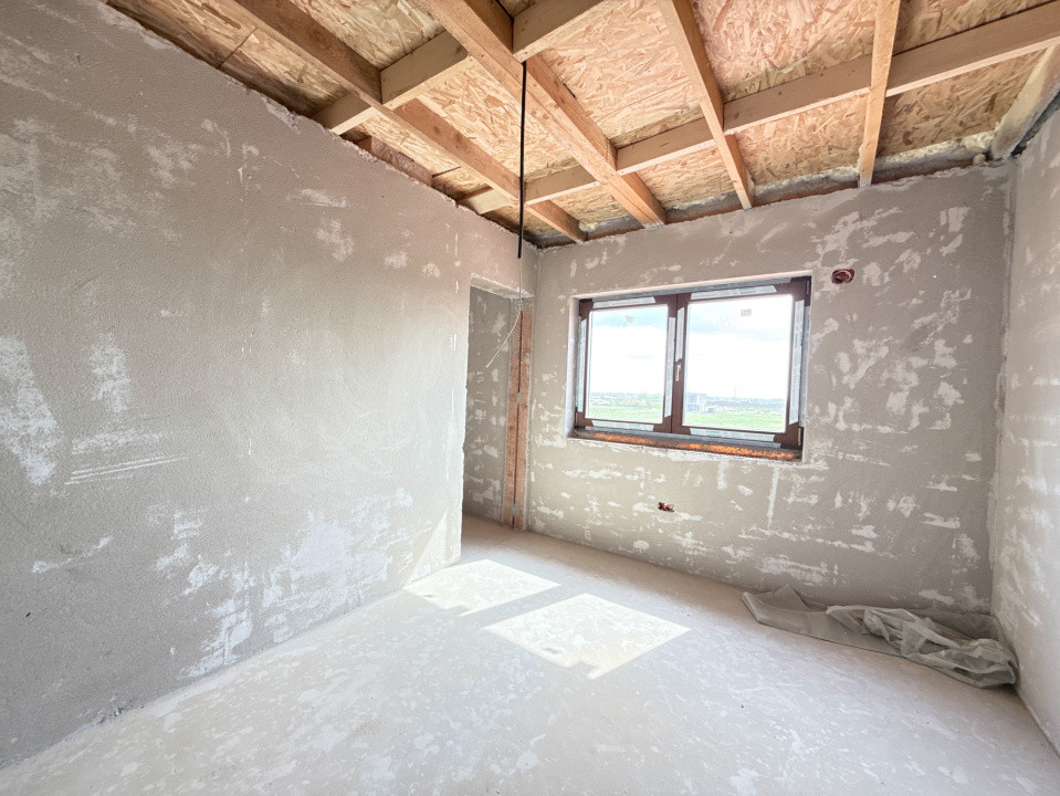 Casa cu 4 camere, interior la gri si exterior la rosu in Sacalaz 17, foxfort.ro