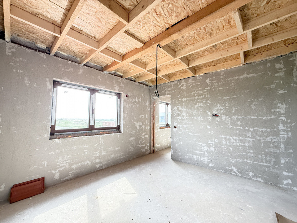 Casa cu 4 camere, interior la gri si exterior la rosu in Sacalaz 18, foxfort.ro