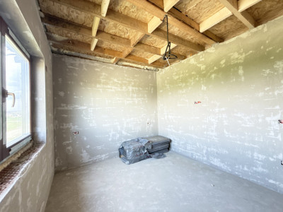 Casa cu 4 camere, interior la gri si exterior la rosu in Sacalaz imagine mica 15, foxfort.ro