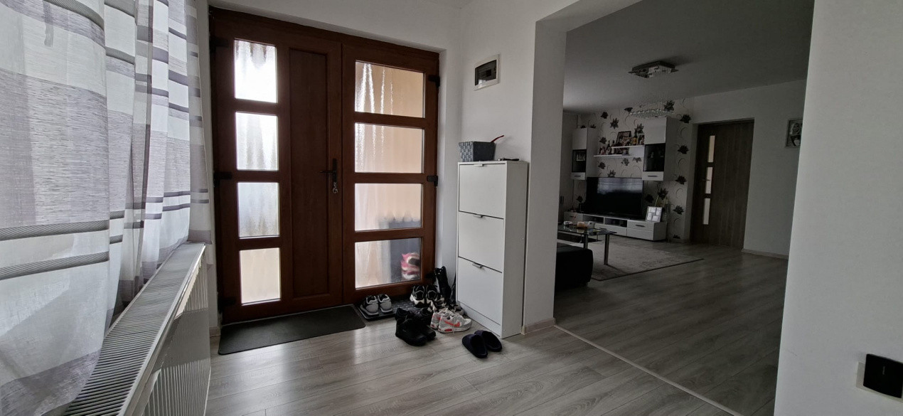 Casa individuala cu 3 camere moderna in Sanmihaiu Roman 3, foxfort.ro