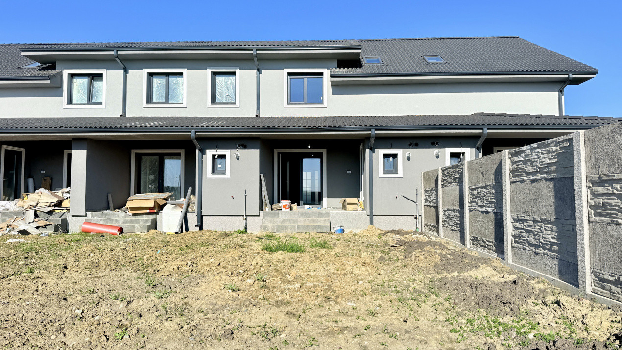 Casa de vanzare cu 4 camere cu toate utilitatile - Lidl Drumul Boilor 1, foxfort.ro