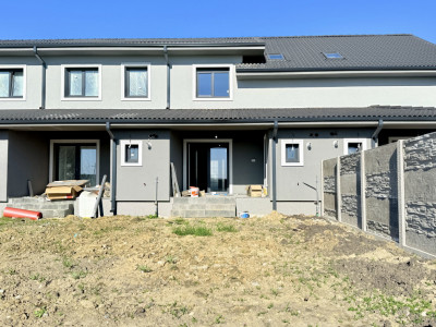 Casa de vanzare cu 4 camere cu toate utilitatile - Lidl Drumul Boilor