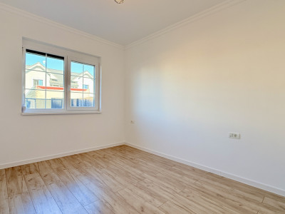 Casa de vanzare cu 4 camere cu toate utilitatile - Lidl Drumul Boilor imagine mica 5, foxfort.ro