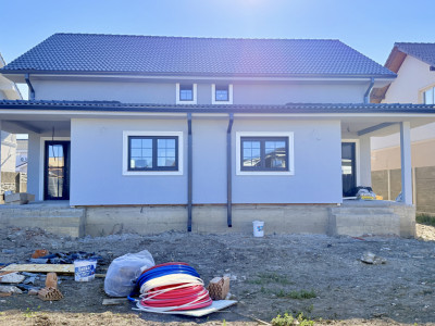 Duplex de vanzare cu 4 camere cu toate utilitatile - Lidl Drumul Boilor