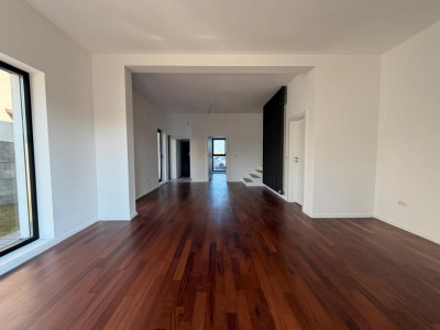 Duplex 5 camere despartit prin camera tehnica - la cheie, in Sacalaz imagine mica 2, foxfort.ro