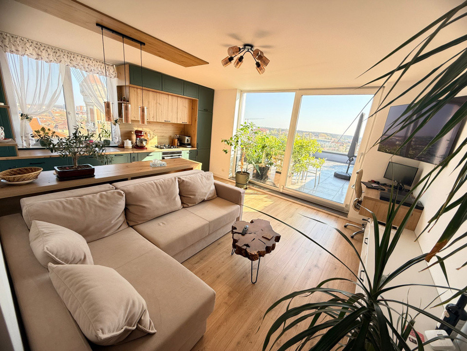 Apartament cu 3 camere, tip penthouse, zona Badea Cartan 1, foxfort.ro