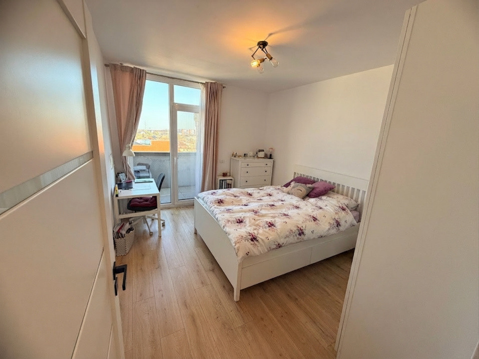 Apartament cu 3 camere, tip penthouse, zona Badea Cartan 3, foxfort.ro