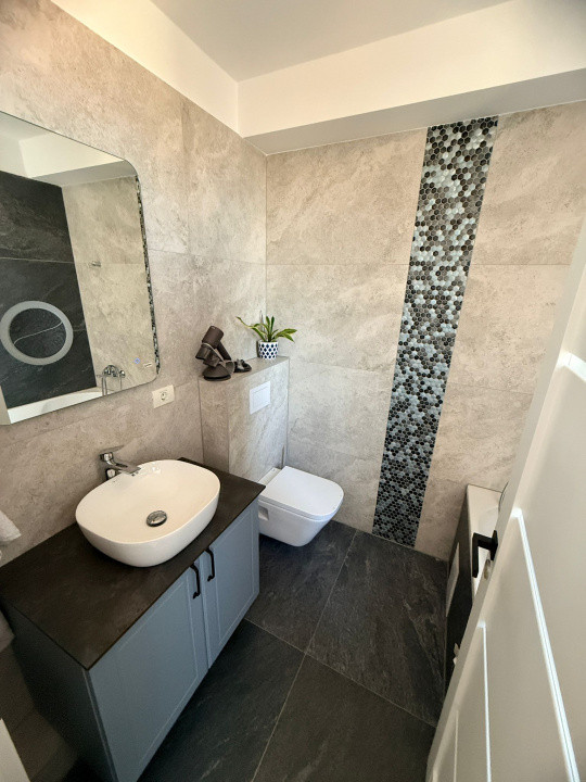 Apartament cu 3 camere, tip penthouse, zona Badea Cartan 7, foxfort.ro