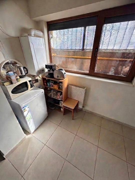 Spatiu comercial cu 3 incaperi, zona Badea Cartan 7, foxfort.ro