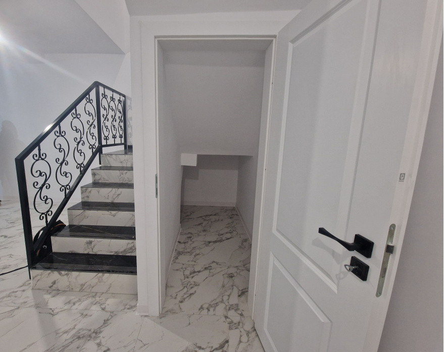 Duplex de vanzare cu 3 camere si teren de 309 mp - Recas 12, foxfort.ro