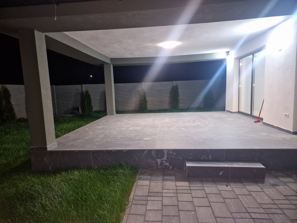 Duplex de vanzare cu 3 camere si teren de 309 mp - Recas 18, foxfort.ro