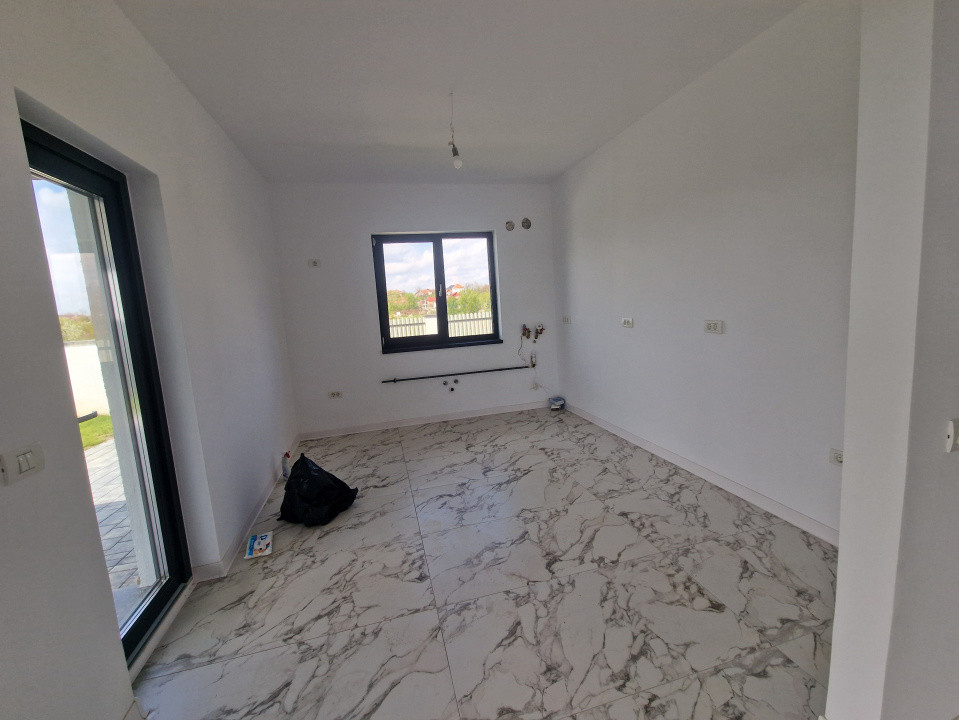 Duplex de vanzare cu 3 camere si teren de 309 mp - Recas 2, foxfort.ro