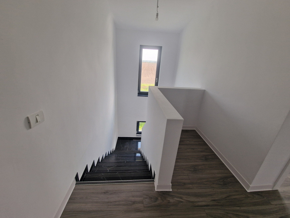 Duplex de vanzare cu 3 camere si teren de 309 mp - Recas 19, foxfort.ro