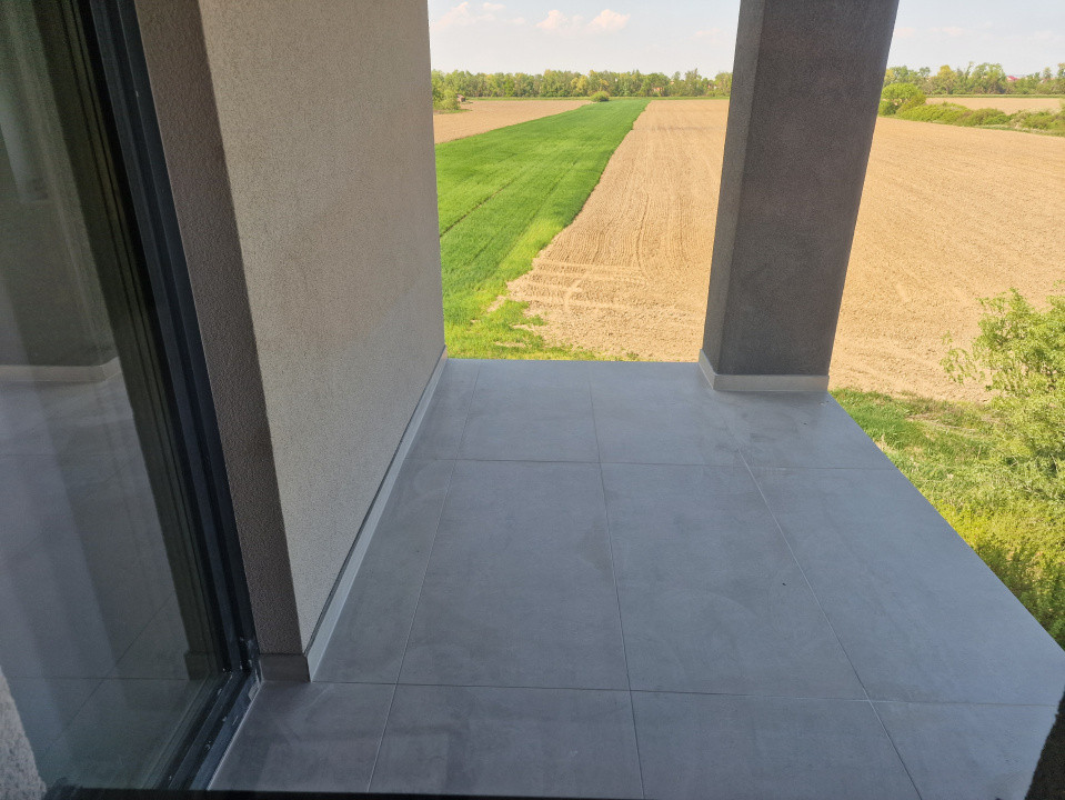 Duplex de vanzare cu 3 camere si teren de 309 mp - Recas 44, foxfort.ro
