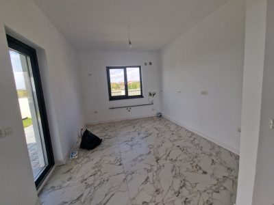 Duplex de vanzare cu 3 camere si teren de 309 mp - Recas imagine mica 2, foxfort.ro