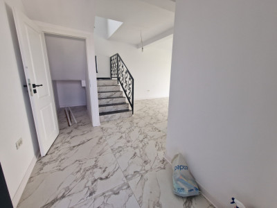 Duplex de vanzare cu 3 camere si teren de 309 mp - Recas imagine mica 3, foxfort.ro