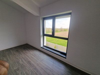 Duplex de vanzare cu 3 camere si teren de 309 mp - Recas imagine mica 17, foxfort.ro