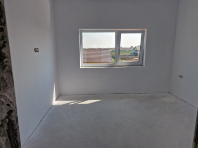 Duplex de vanzare cu 3 camere si teren de 309 mp - Recas imagine mica 24, foxfort.ro