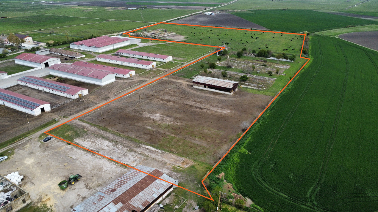 Teren intravilan cu suprafata de 58.340 mp, in Sanmartinul Sarbesc 3, foxfort.ro