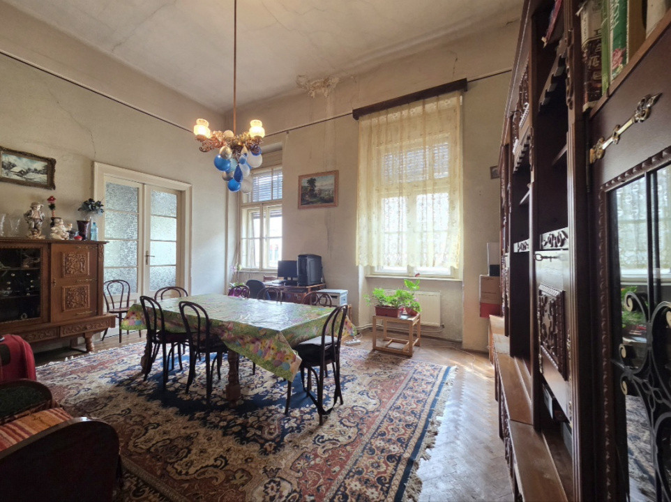 APARTAMENT DE VANZARE IMPRESIONANT | 256 MP UTILI | ZONA TEATRU, ARAD | GARAJ 3, foxfort.ro