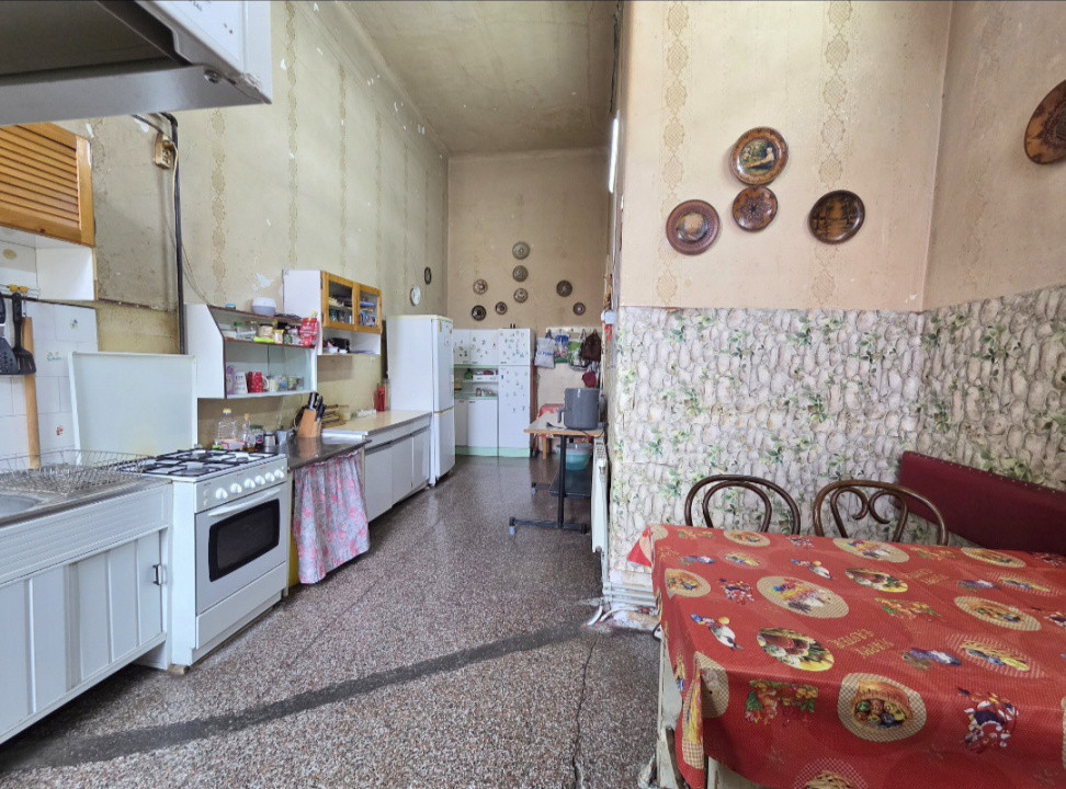 APARTAMENT DE VANZARE IMPRESIONANT | 256 MP UTILI | ZONA TEATRU, ARAD | GARAJ 8, foxfort.ro