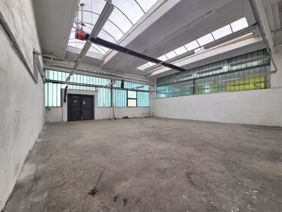 Hala industriala de inchiriat 200 mp – open space – birou – trifazic – zona UTA 1, foxfort.ro