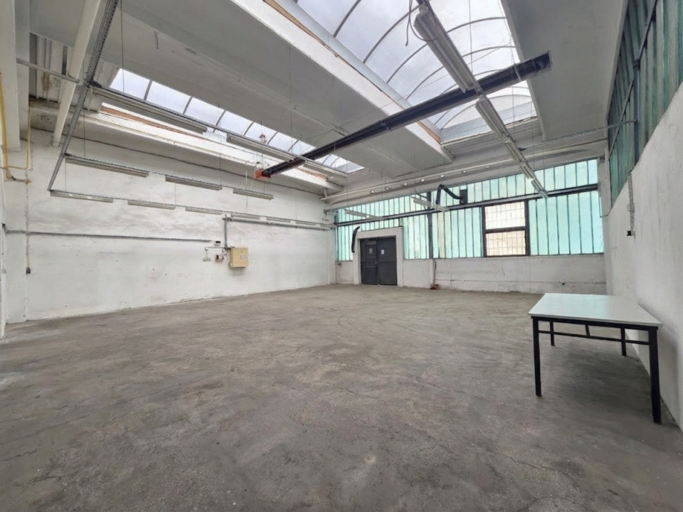 Hala industriala de inchiriat 200 mp – open space – birou – trifazic – zona UTA 2, foxfort.ro