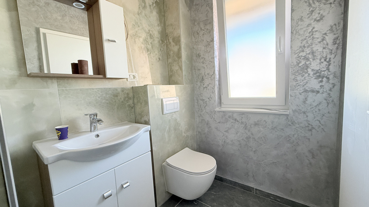 Duplex cu 5 camere de 128 mp utili si teren de 410 mp, zona Giarmata Vii 14, foxfort.ro