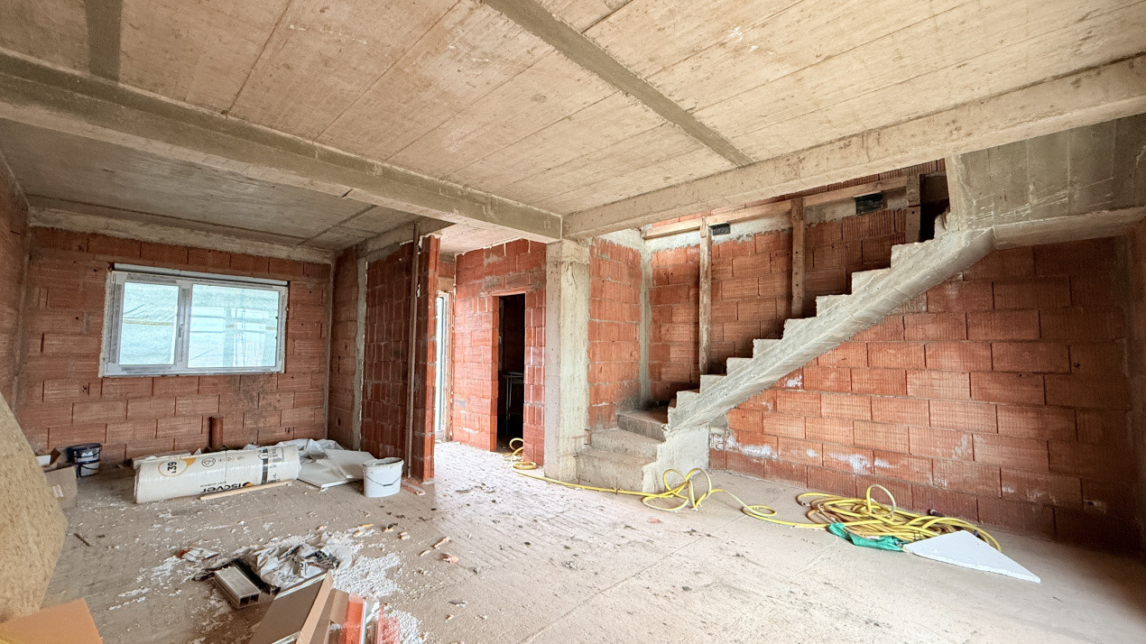 Duplex Mosnita, 4 camere, 2 bai - Toate utilitatile - Drumul Boilor 6, foxfort.ro