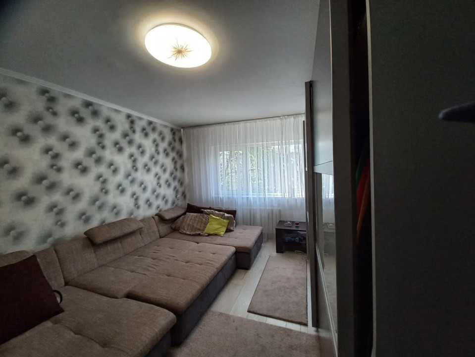 Apartament 4 camere, spatios, renovat – Lipovei 4, foxfort.ro