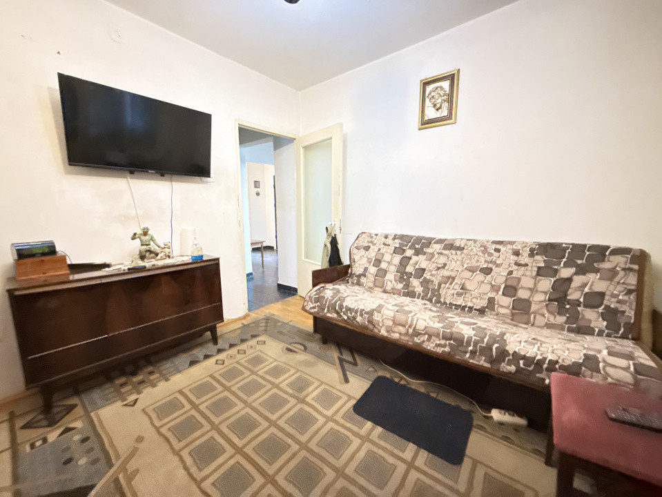 COMISION 0% Apartament cu 3 camere de vanzare, zona Lipovei 7, foxfort.ro