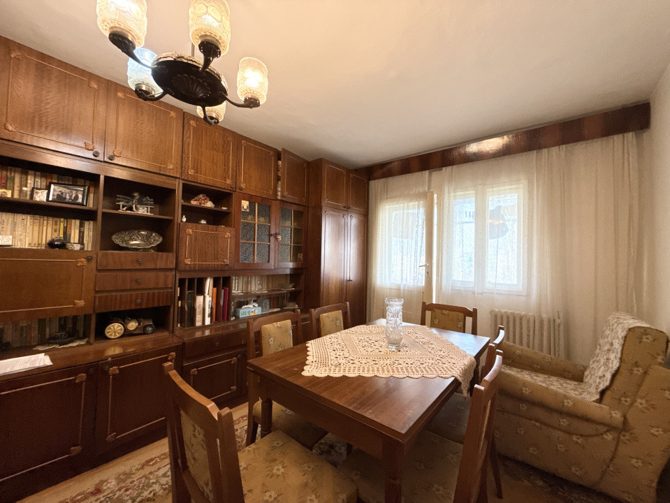 COMISION 0% Apartament cu 3 camere de vanzare, zona Lipovei 9, foxfort.ro