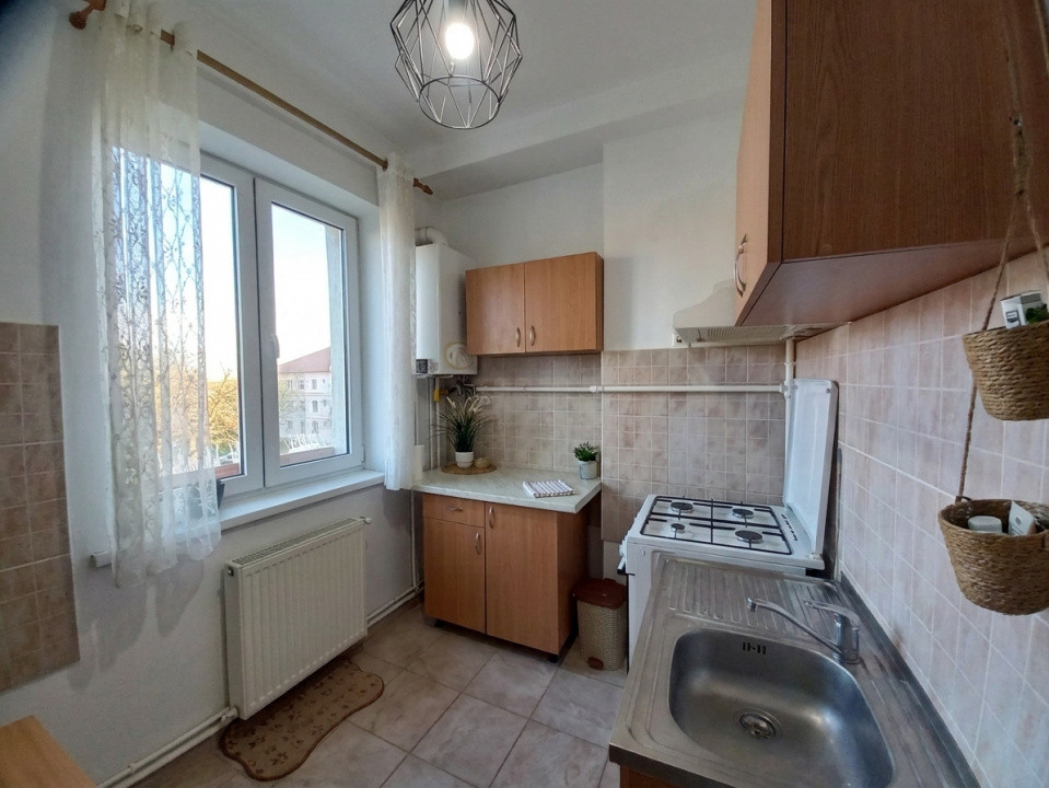 Apartament 2 camere, decomandat | Centrala proprie | A.C. | Comision 0% 5, foxfort.ro