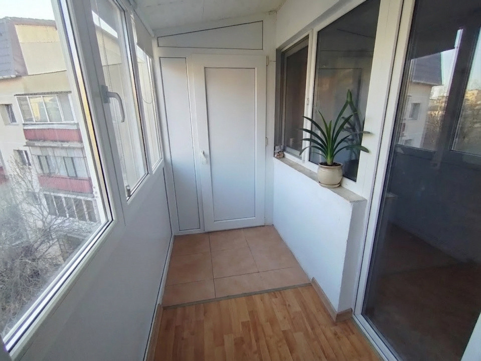 Apartament cu 3 camere de vanzare in Timisoara, zona Girocului 12, foxfort.ro
