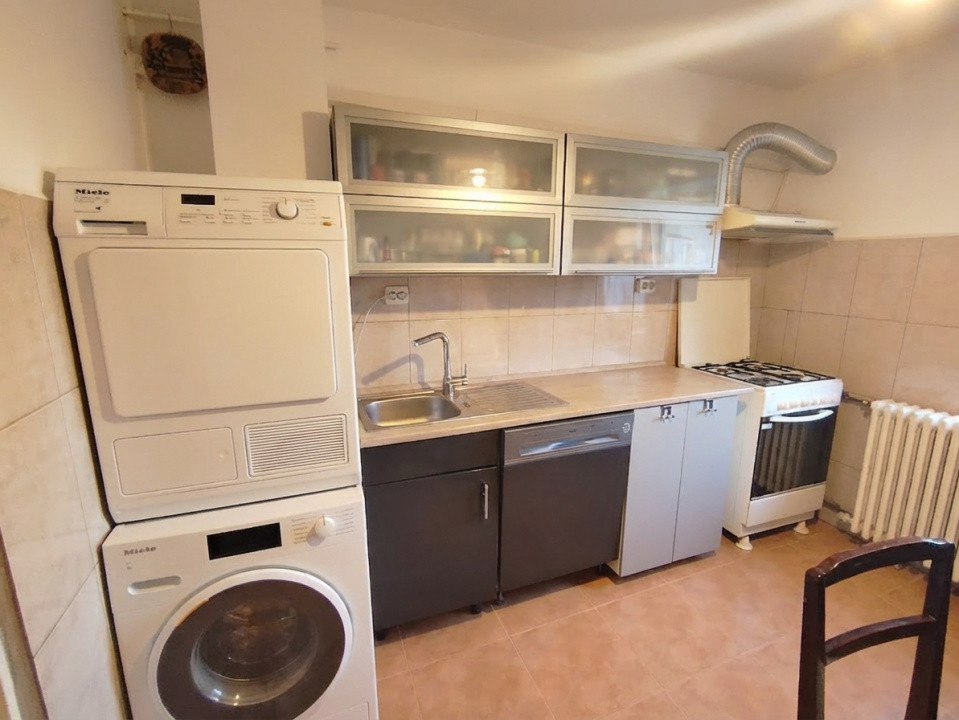 Apartament cu 3 camere de vanzare in Timisoara, zona Girocului 14, foxfort.ro