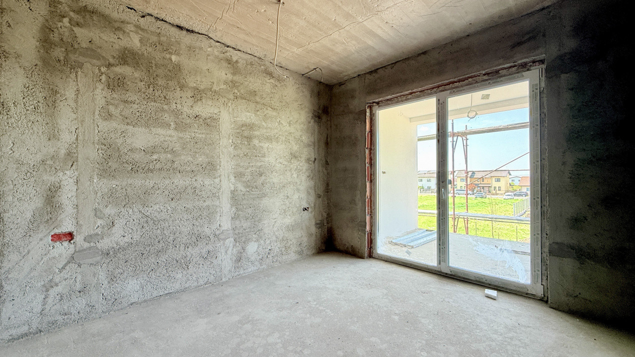 Apartament de vanzare, 3 camere + 300 mp curte - Mosnita - Drumul Boilor 3, foxfort.ro