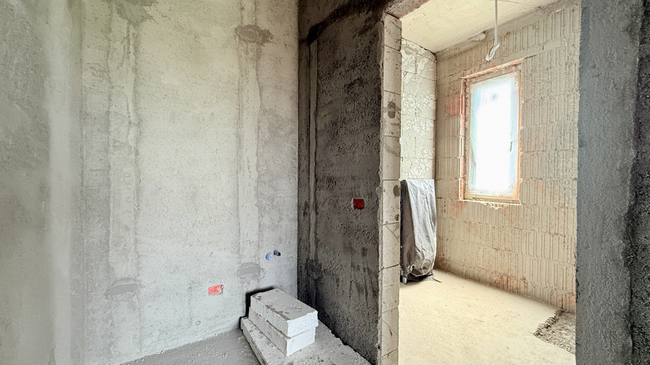 Apartament de vanzare, 3 camere + 300 mp curte - Mosnita - Drumul Boilor 11, foxfort.ro