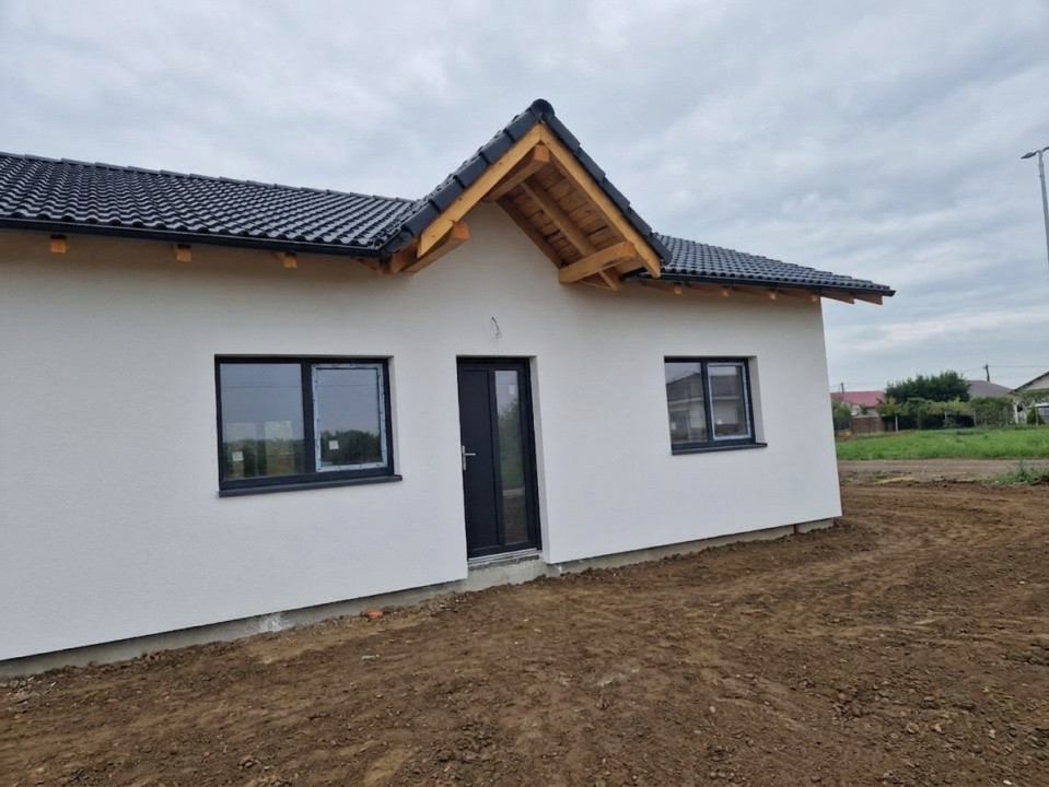 Duplex de vanzare cu 3 camere, zona Bucovat 2, foxfort.ro