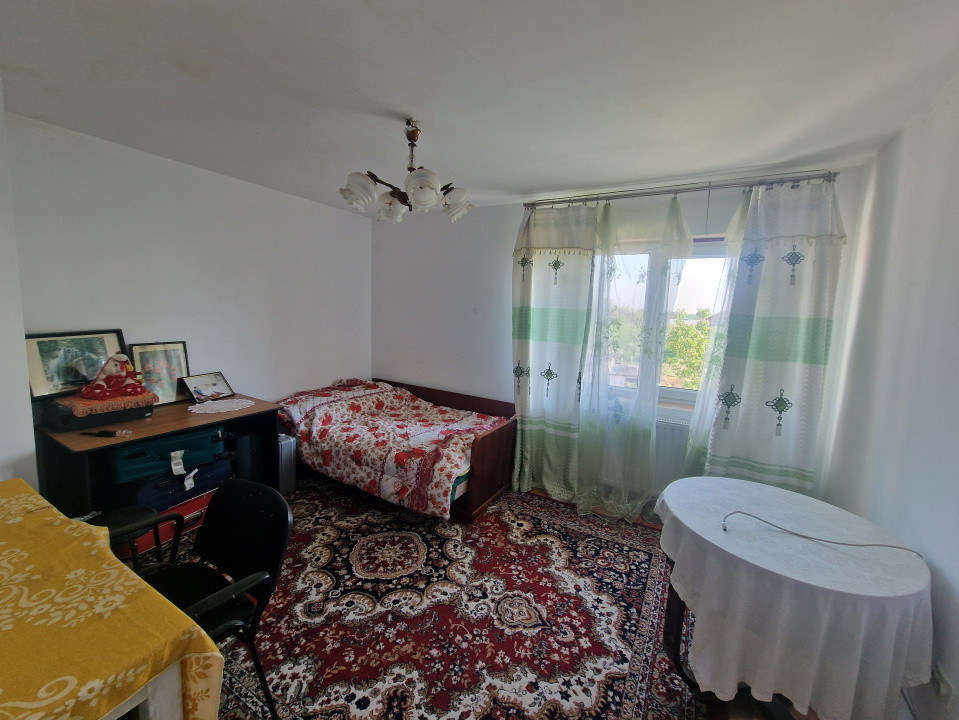 Casa individuala de vanzare cu 7 camere - Recas 7, foxfort.ro