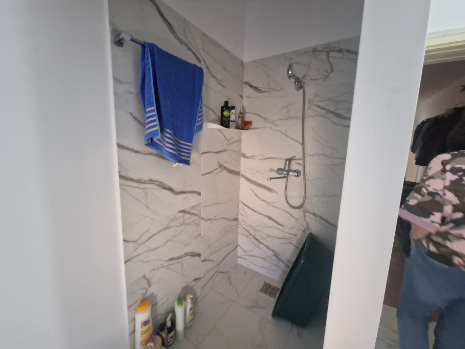 Casa individuala de vanzare cu 7 camere - Recas 16, foxfort.ro