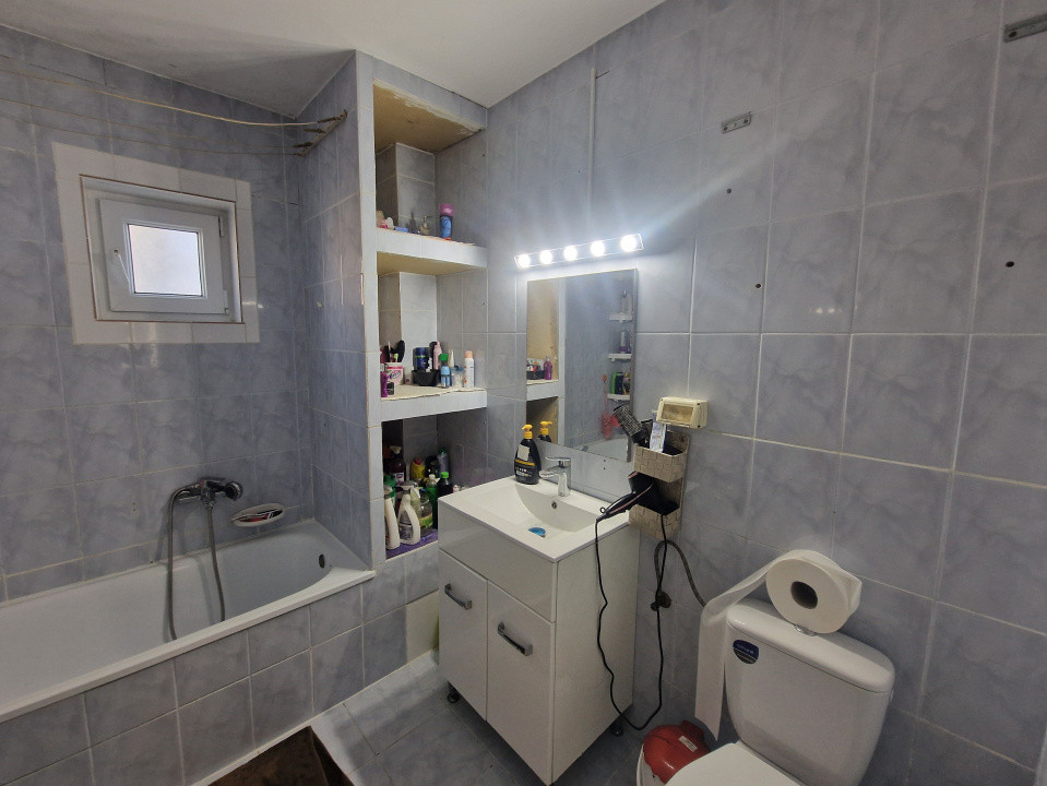 Casa individuala de vanzare cu 7 camere - Recas 31, foxfort.ro